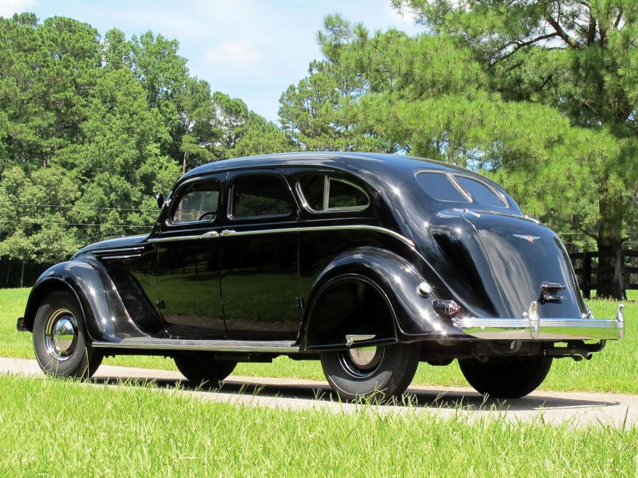  Chrysler Airflow Touring Sedan 1937 года  (фото 5 из 8)
